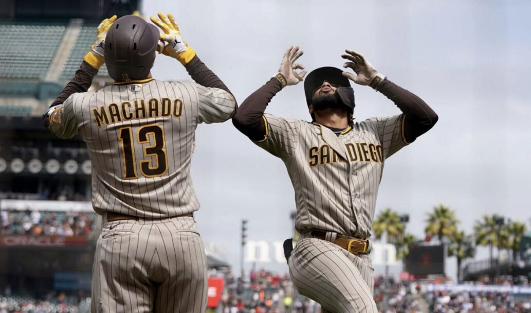 Abren temporada Padres con gran remontada sobre Bravos